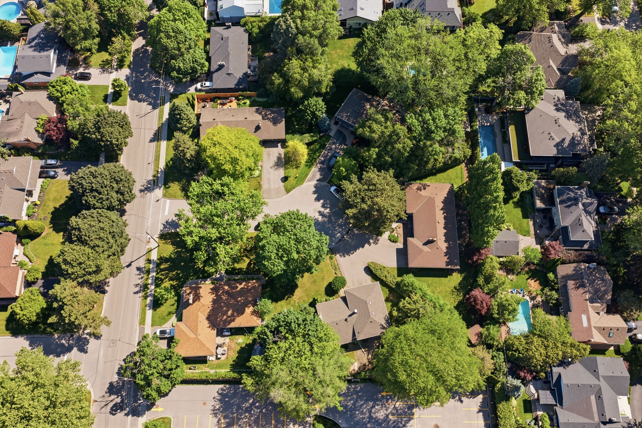 Top-down aerial of the 80&prime; &times; 137&prime; lot