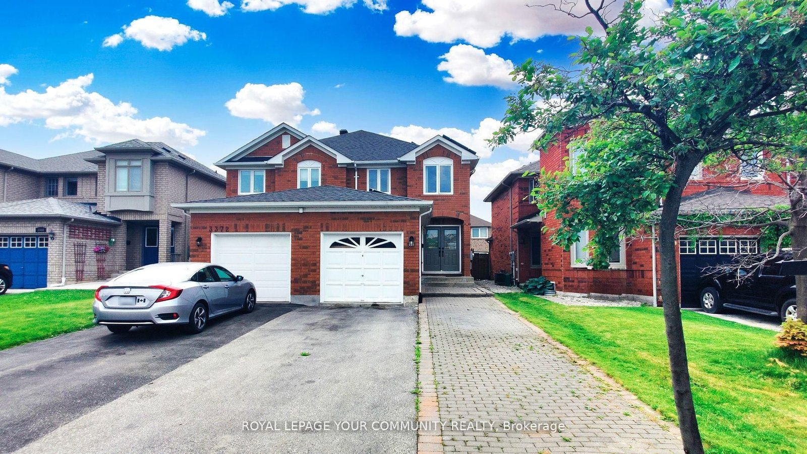 3374 Scotch Pine Gate, a red-brick 2-storey semi-detached home in Lisgar, Mississauga